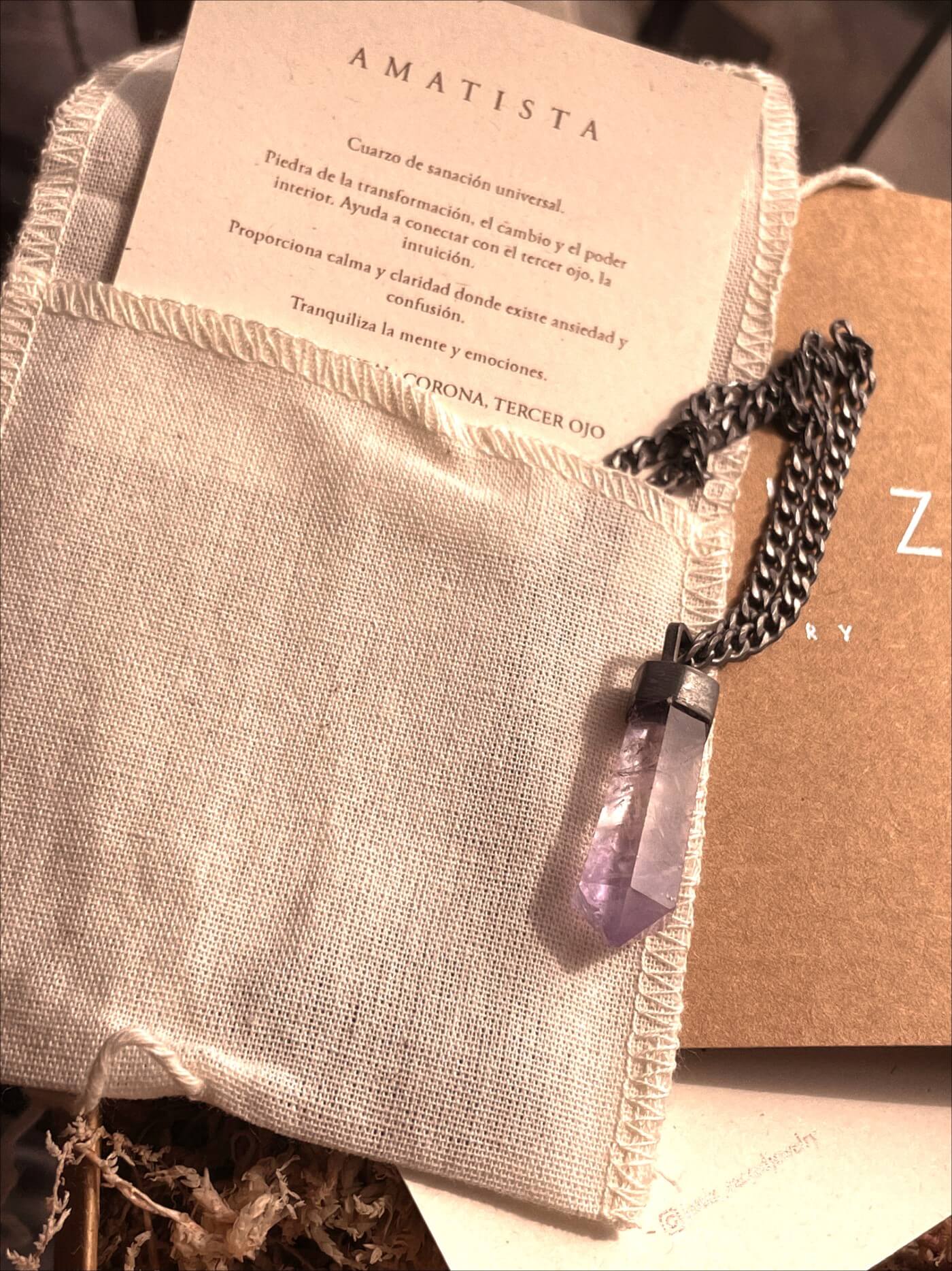 Collar Amulet con Amatista