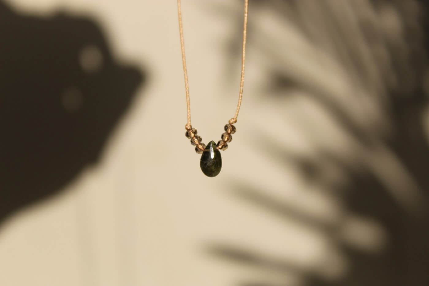 Shanti Necklace w/ Beads Turmalina Verde